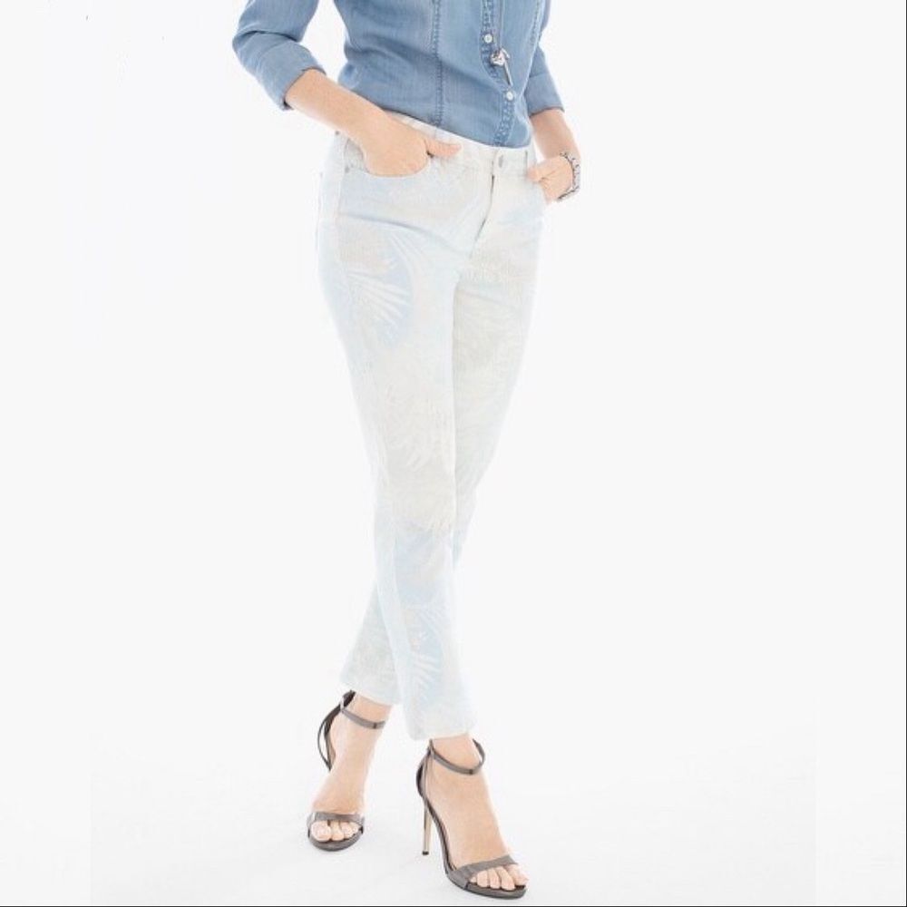 Light Wash Palm-Print Women's Jeans - Light Blue